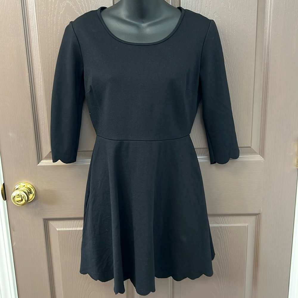 Dry Goods Women's Lola and Grace Black Scalloped Mini Dress Size Medium